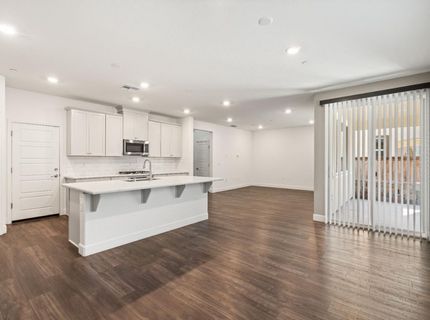 5649 Harveston Way, Sacramento, CA 95835 Photo