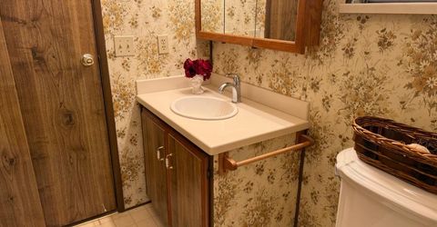 9 Pina, Sacramento, CA 95828 Photo