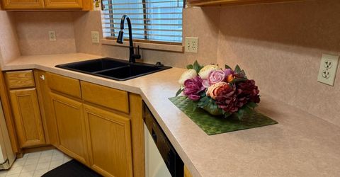 9 Pina, Sacramento, CA 95828 Photo