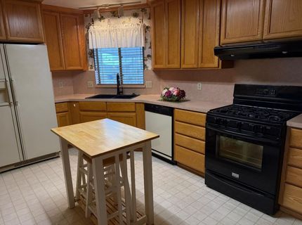 9 Pina, Sacramento, CA 95828 Photo