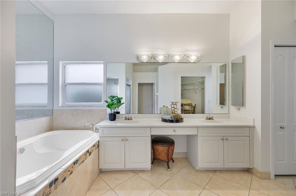2237 Heritage Greens Dr, Naples, FL 34119 Photo