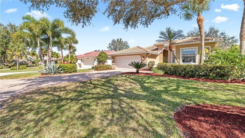 2237 Heritage Greens Dr, Naples, FL 34119 Photo