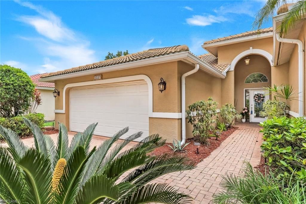 2237 Heritage Greens Dr, Naples, FL 34119 Photo