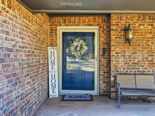 2206 Oak Forest Court, Arlington, TX 76012