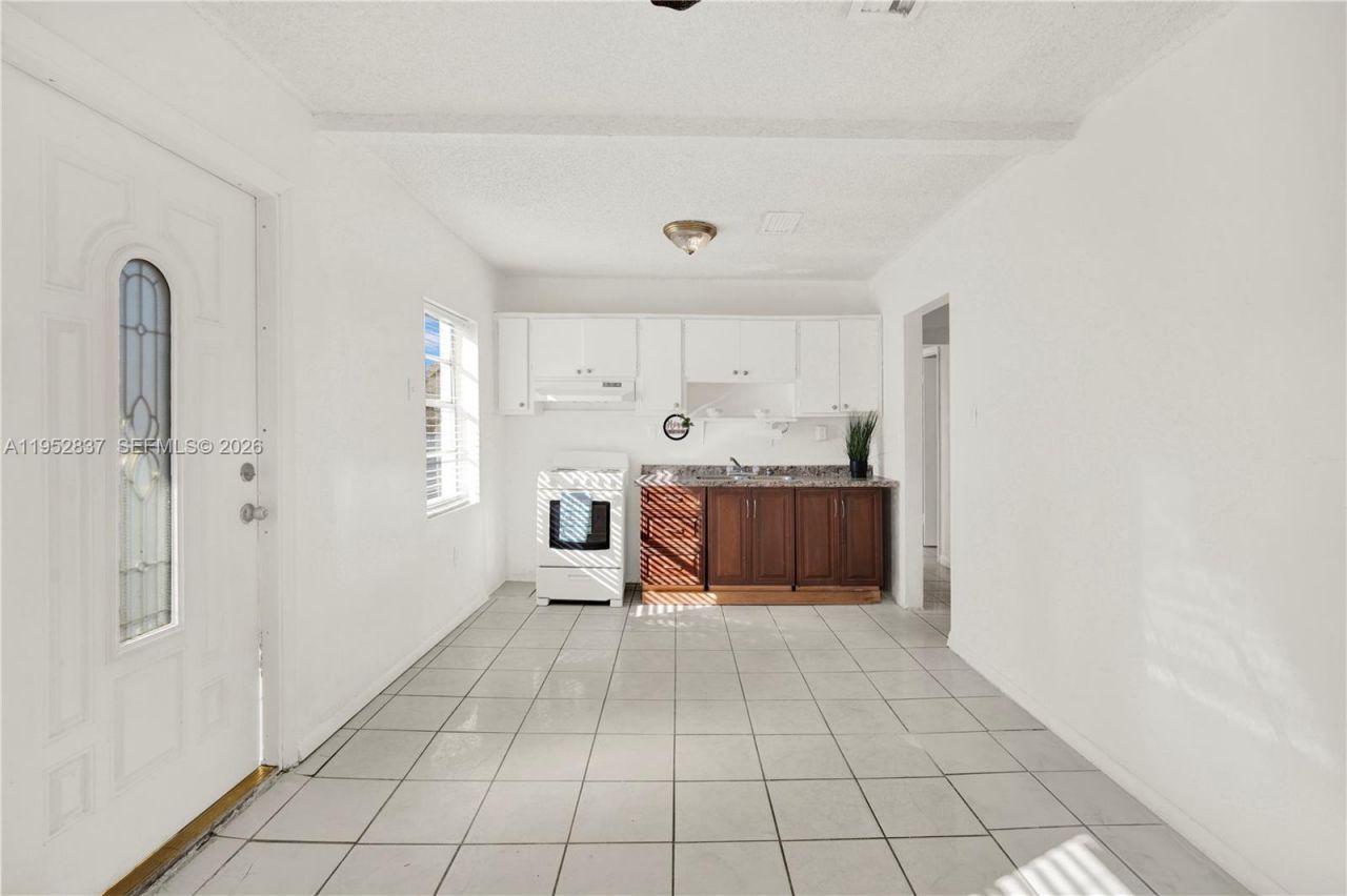 474 E 10th St, Hialeah, FL 33010 Photo