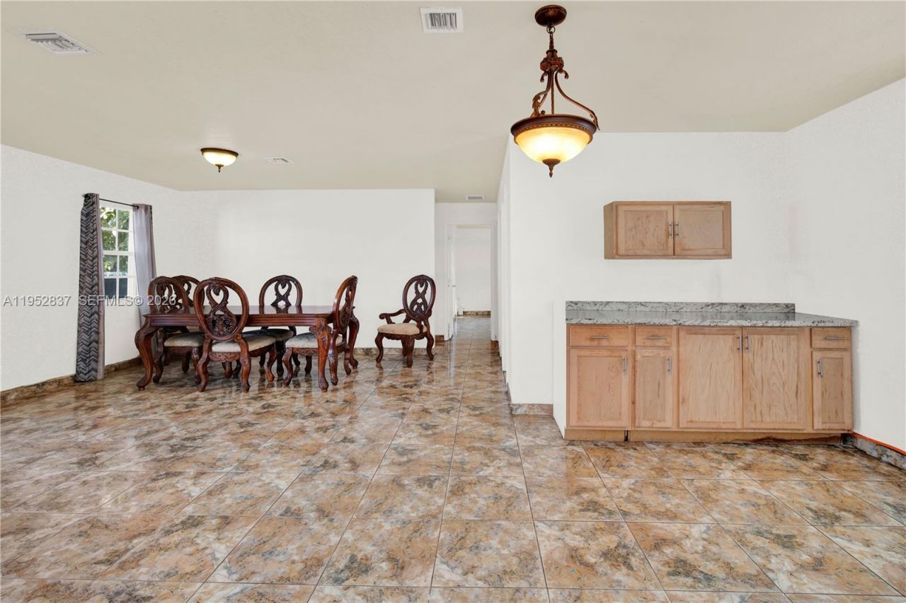 474 E 10th St, Hialeah, FL 33010 Photo