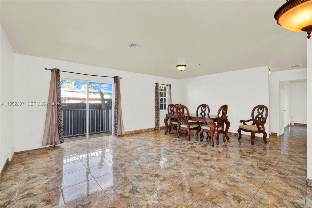 474 E 10th St, Hialeah, FL 33010 Photo