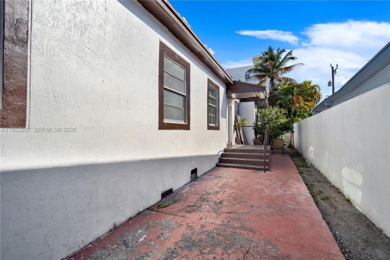 474 E 10th St, Hialeah, FL 33010 Photo