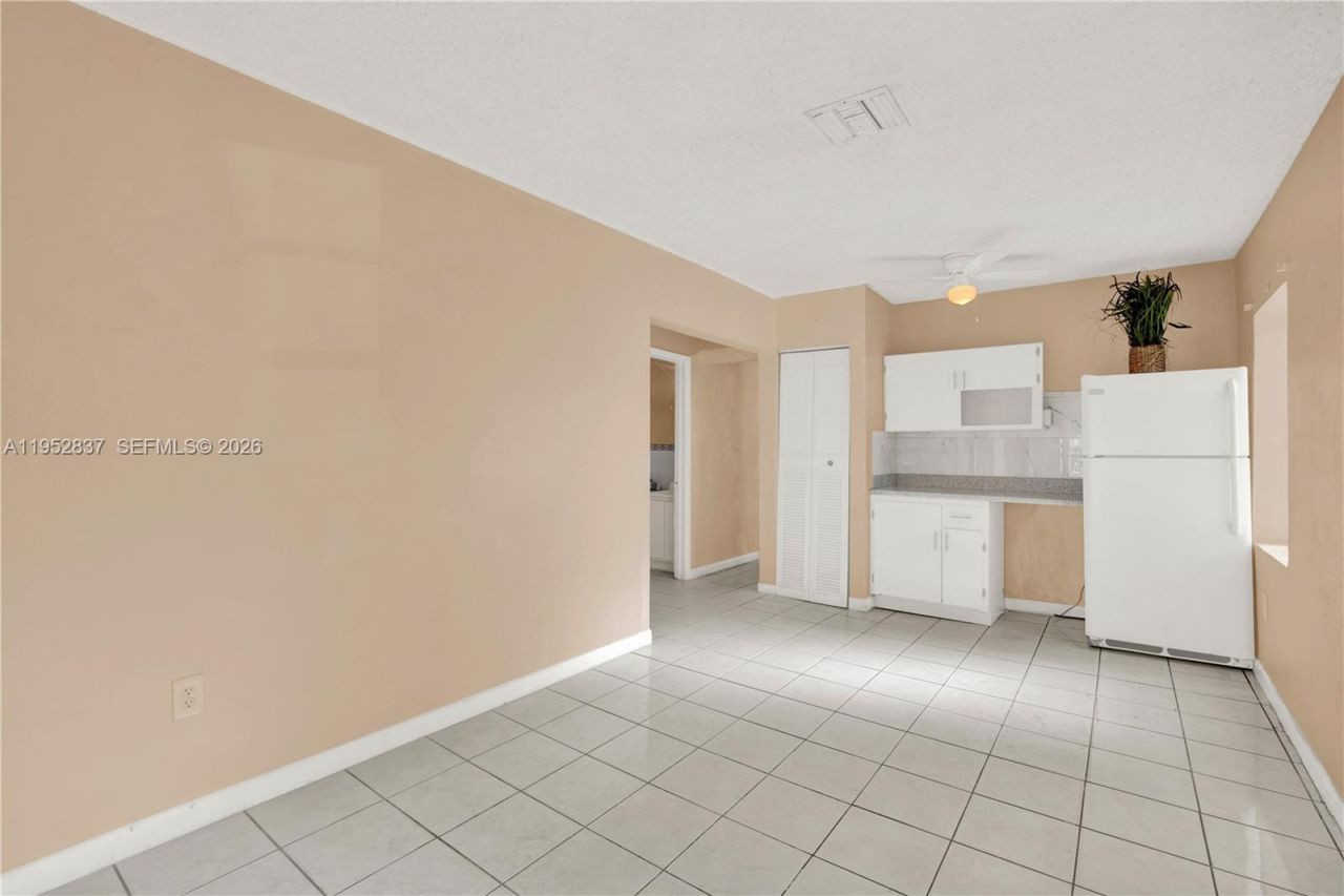 474 E 10th St, Hialeah, FL 33010 Photo