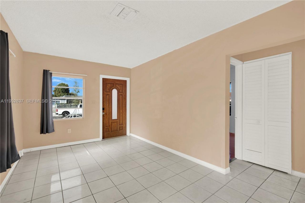 474 E 10th St, Hialeah, FL 33010 Photo