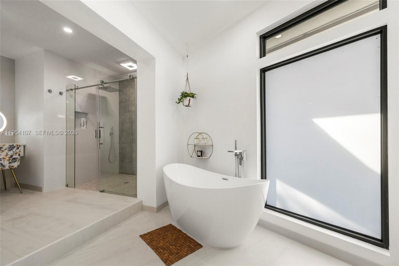 3910 NE 27th Ter, Lighthouse Point, FL 33064 Photo