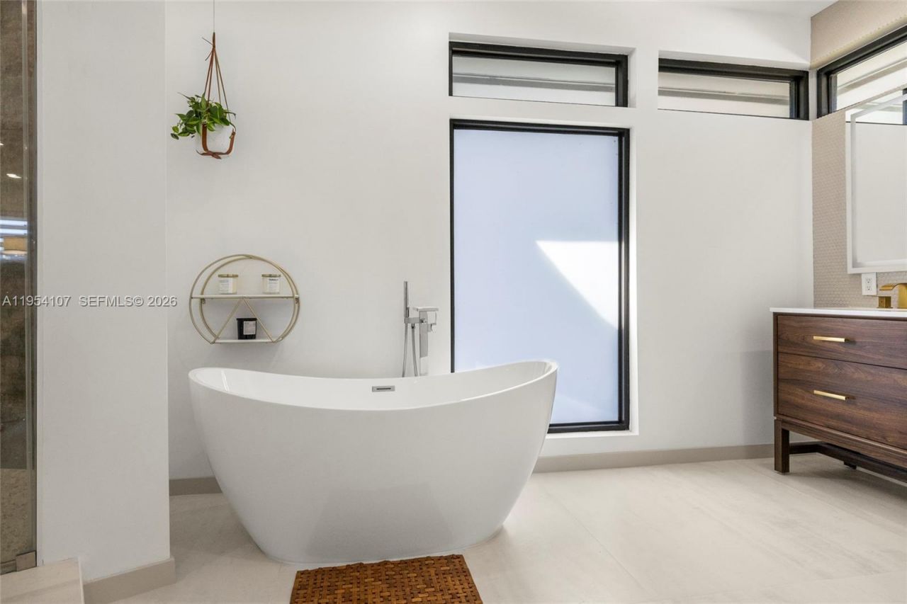 3910 NE 27th Ter, Lighthouse Point, FL 33064 Photo