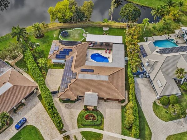 16380 Paddock Ln , Weston, FL 33326