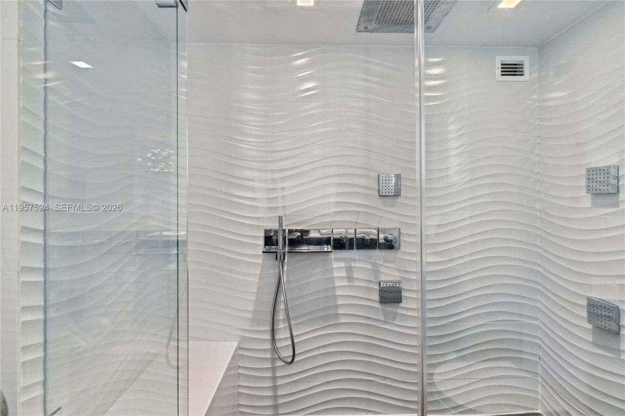 2301 Collins Ave, Unit 1234, Miami Beach, FL 33139 Photo