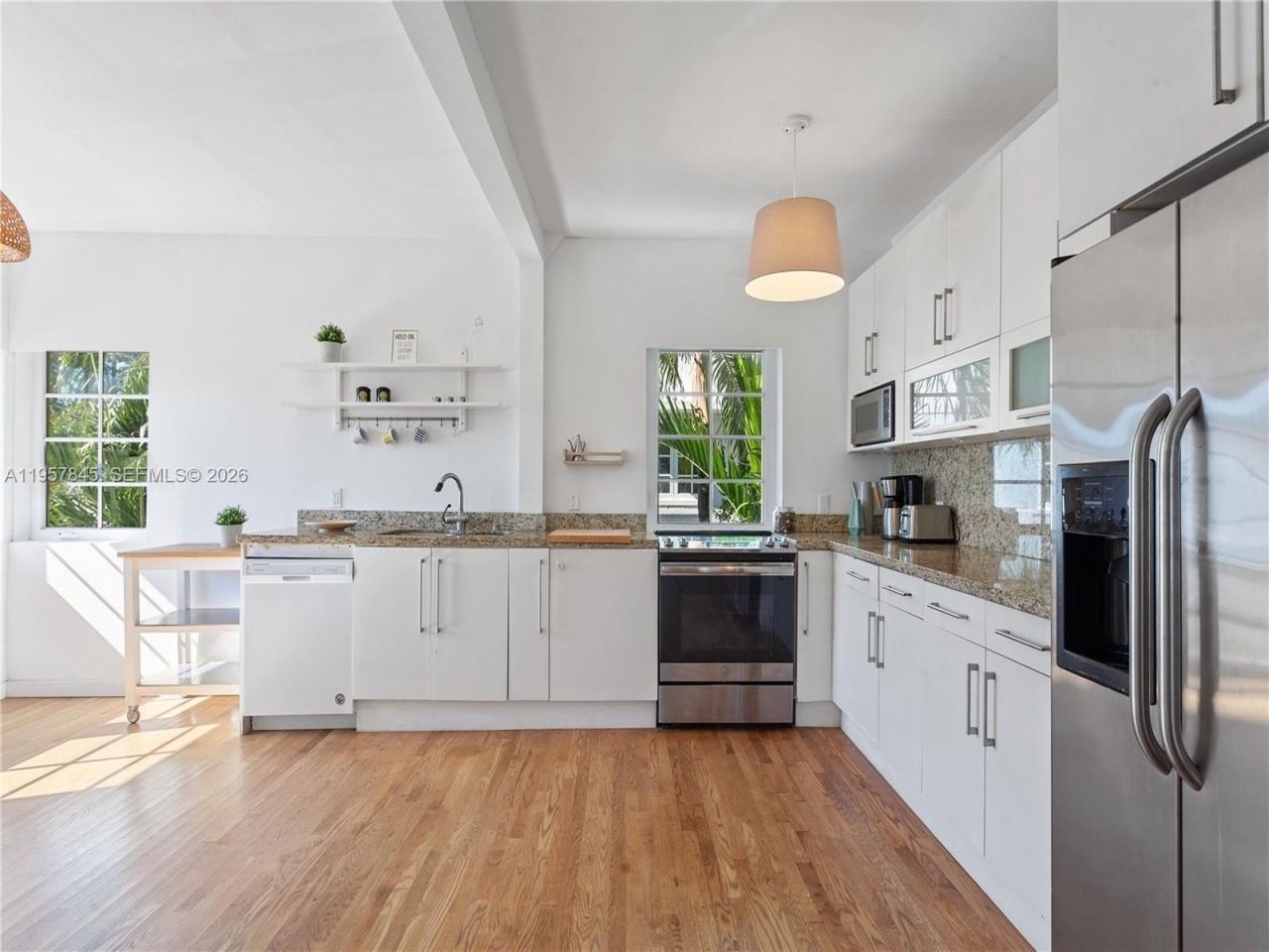 727 14th Pl, Unit 4, Miami Beach, FL 33139 Photo