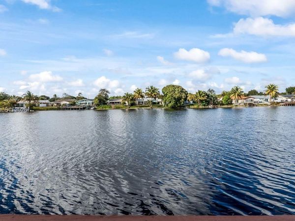 3371 NW 67th St, Fort Lauderdale, FL 33309