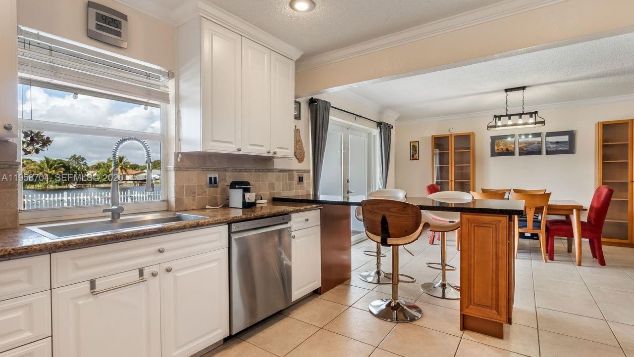 3371 NW 67th St, Fort Lauderdale, FL 33309 Photo