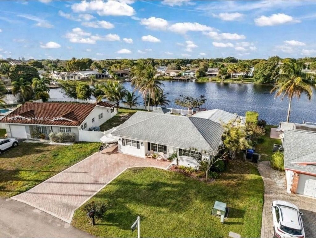 3371 NW 67th St, Fort Lauderdale, FL 33309 Photo