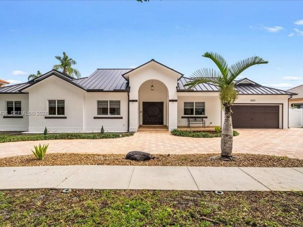 15507 NW 82nd Ct , Miami Lakes, FL 33016