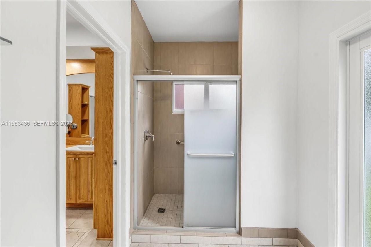 15507 NW 82nd Ct, Miami Lakes, FL 33016 Photo