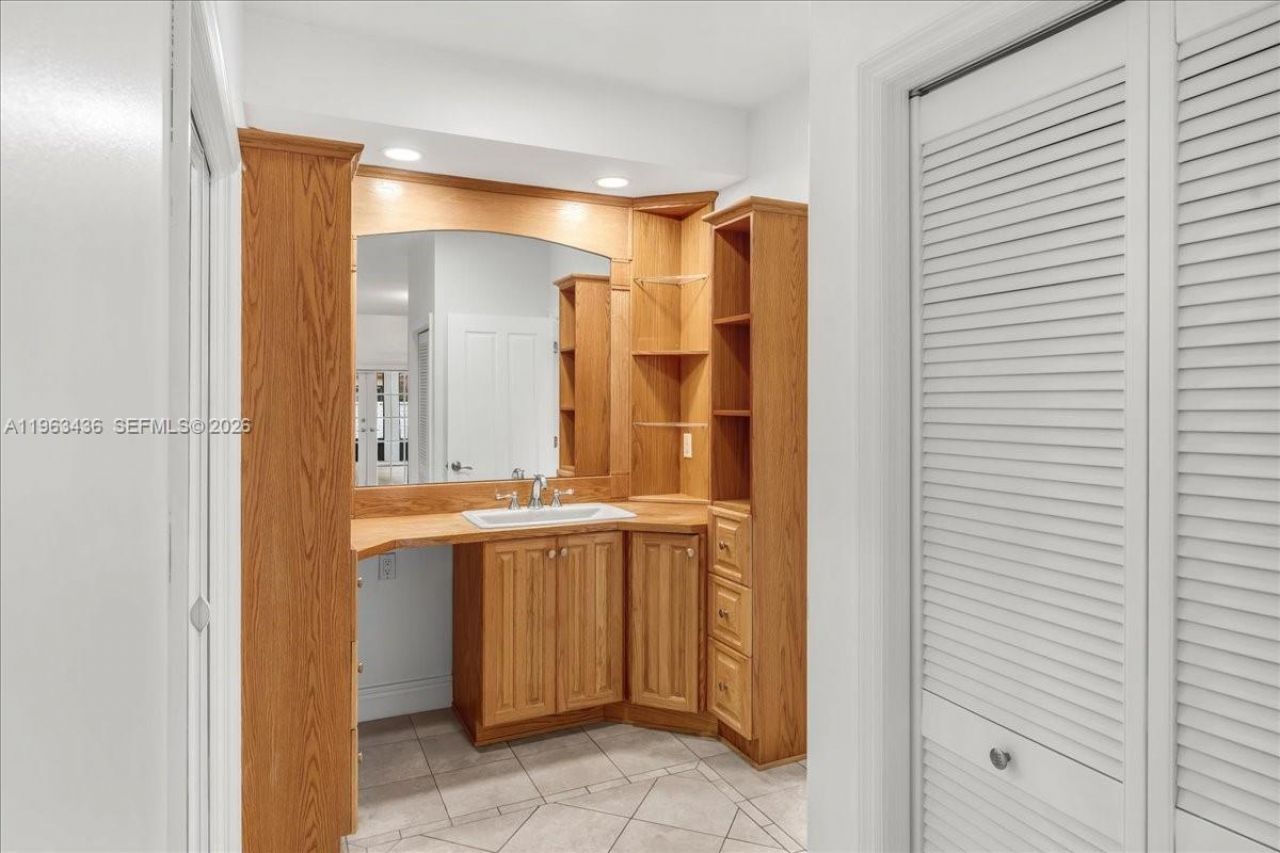 15507 NW 82nd Ct, Miami Lakes, FL 33016 Photo