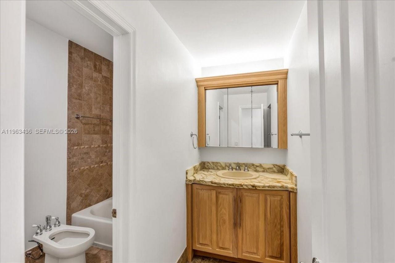 15507 NW 82nd Ct, Miami Lakes, FL 33016 Photo