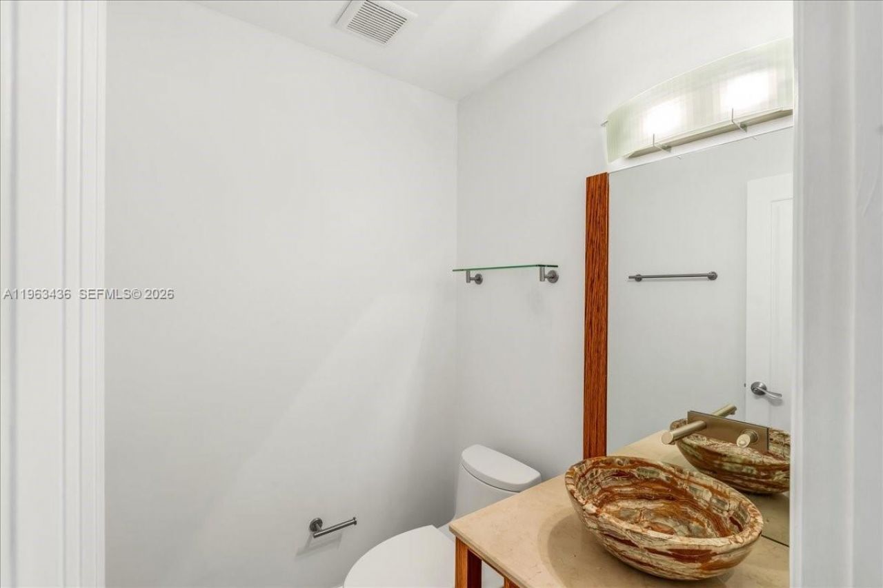 15507 NW 82nd Ct, Miami Lakes, FL 33016 Photo