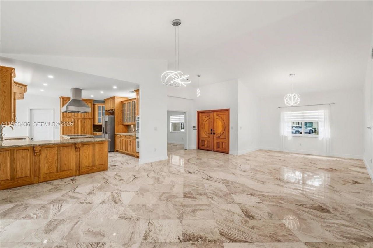 15507 NW 82nd Ct, Miami Lakes, FL 33016 Photo