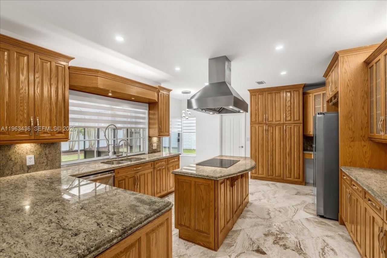 15507 NW 82nd Ct, Miami Lakes, FL 33016 Photo