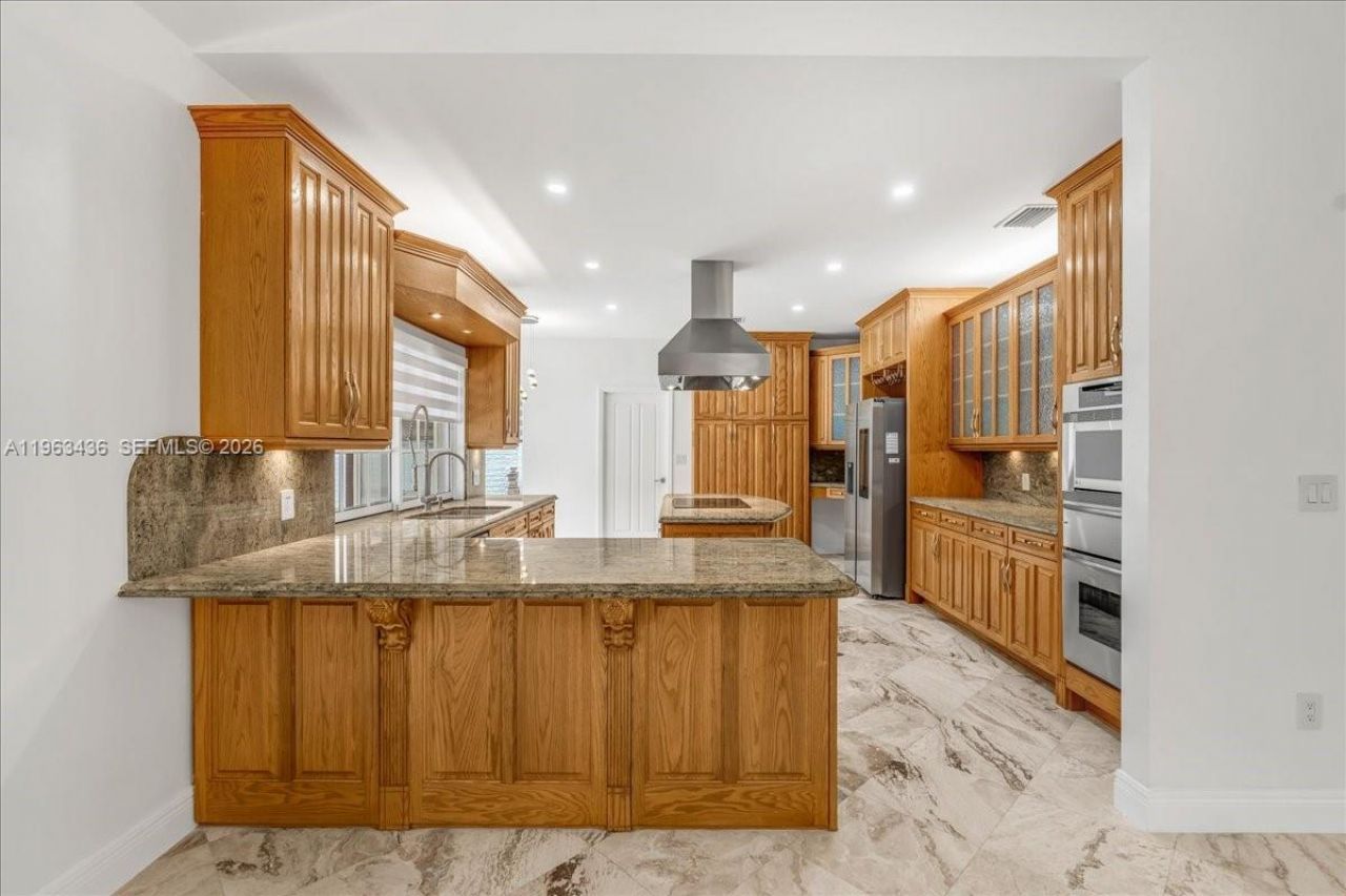 15507 NW 82nd Ct, Miami Lakes, FL 33016 Photo