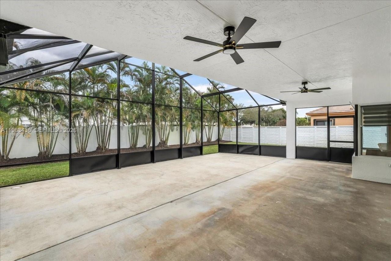 15507 NW 82nd Ct, Miami Lakes, FL 33016 Photo