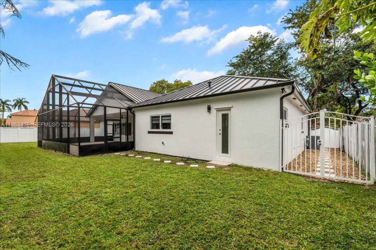 15507 NW 82nd Ct, Miami Lakes, FL 33016 Photo