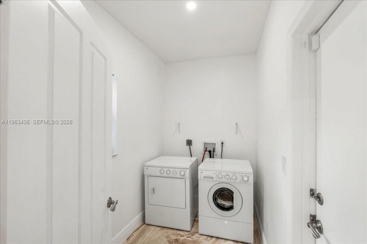 15507 NW 82nd Ct, Miami Lakes, FL 33016 Photo