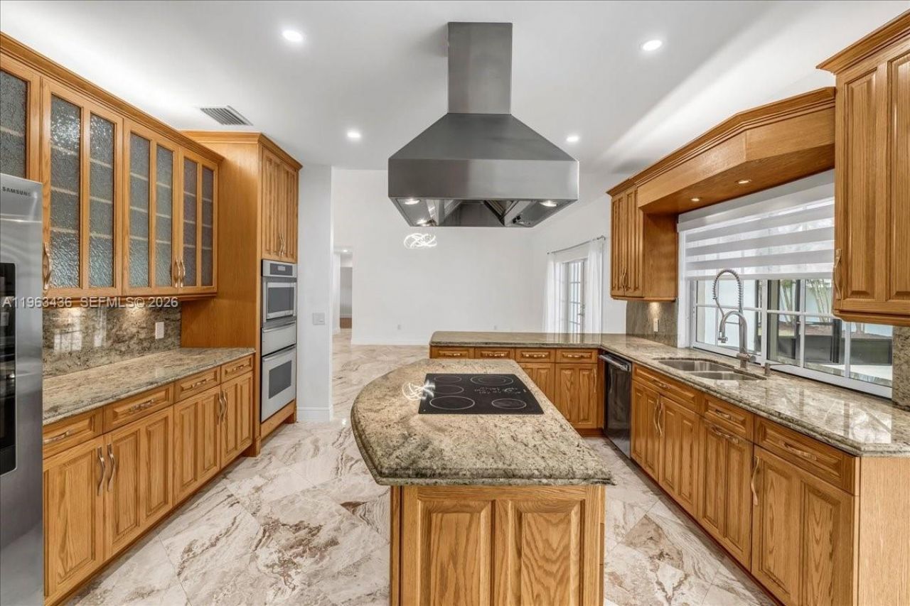 15507 NW 82nd Ct, Miami Lakes, FL 33016 Photo