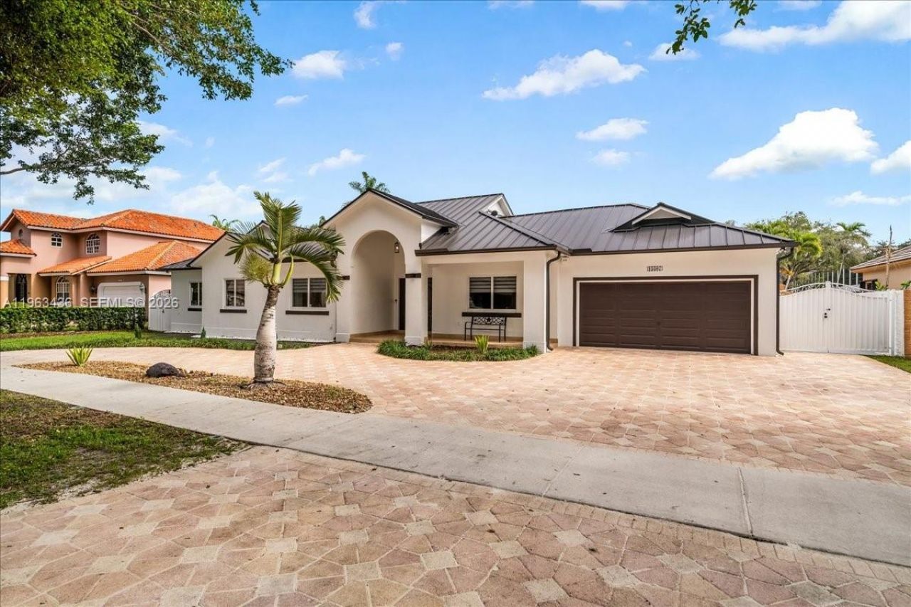 15507 NW 82nd Ct, Miami Lakes, FL 33016 Photo