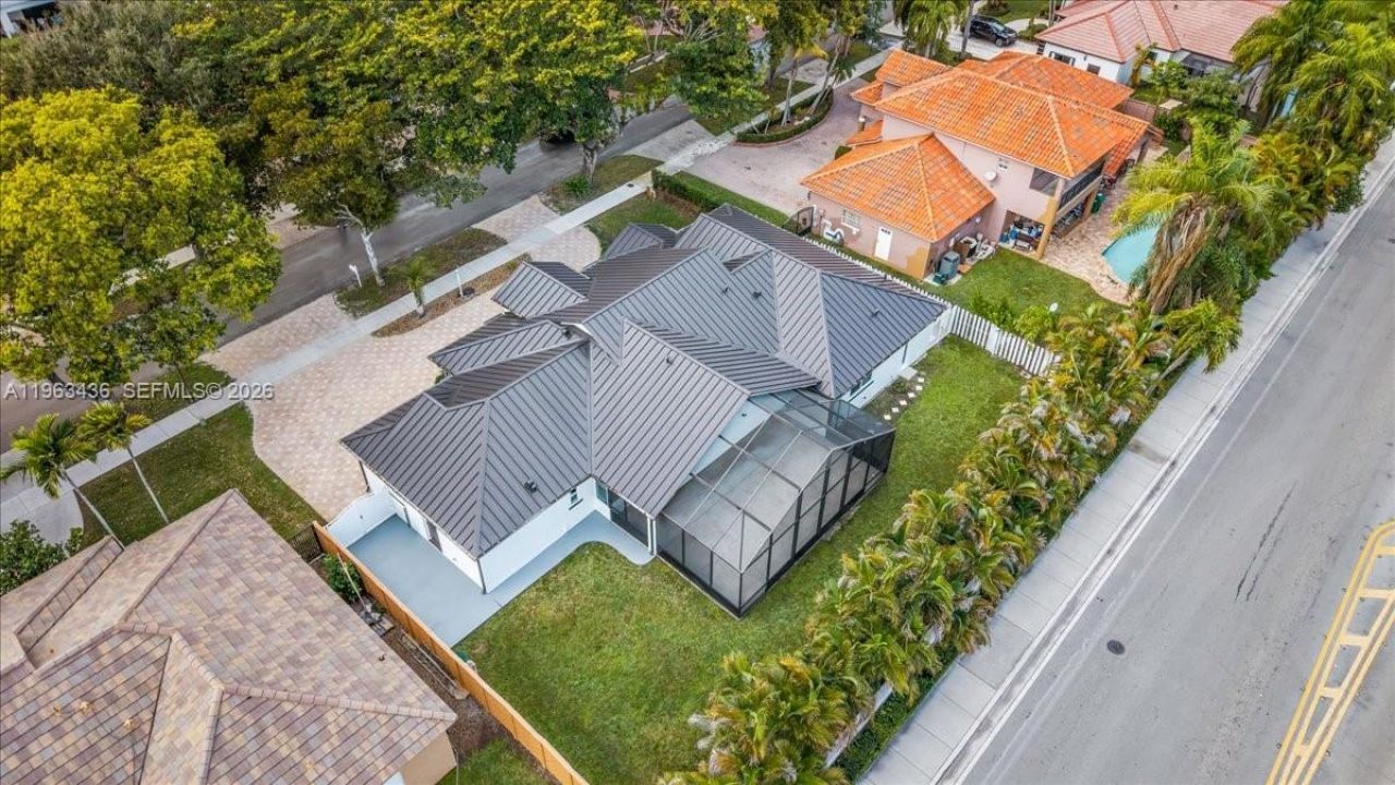 15507 NW 82nd Ct, Miami Lakes, FL 33016 Photo