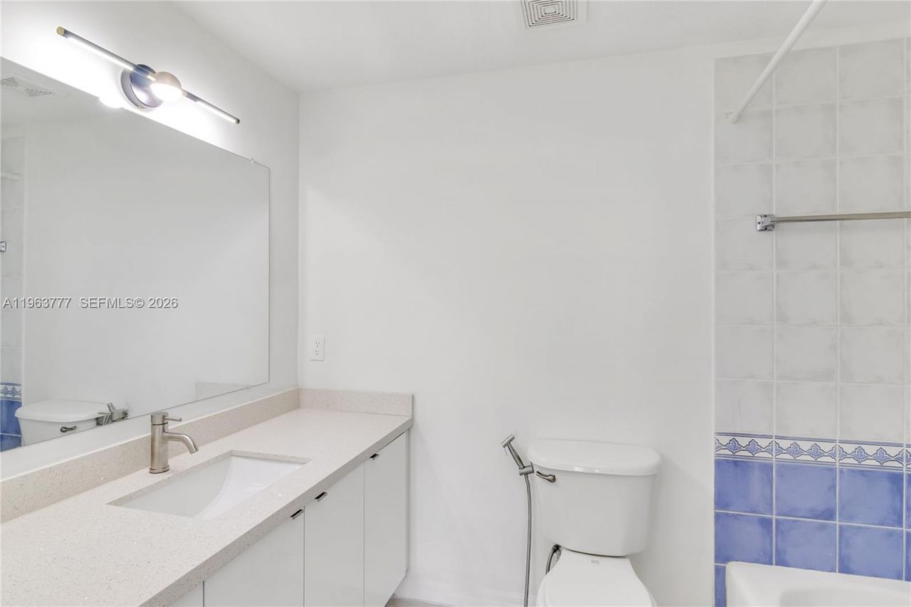 3500 Coral Way, Unit 1207, Miami, FL 33145 Photo