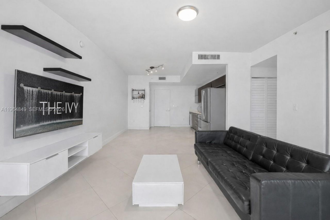 90 SW 3rd St, Unit 1608, Miami, FL 33130 Photo