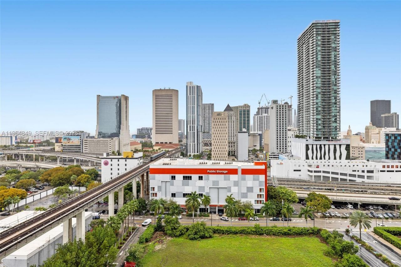 90 SW 3rd St, Unit 1608, Miami, FL 33130 Photo