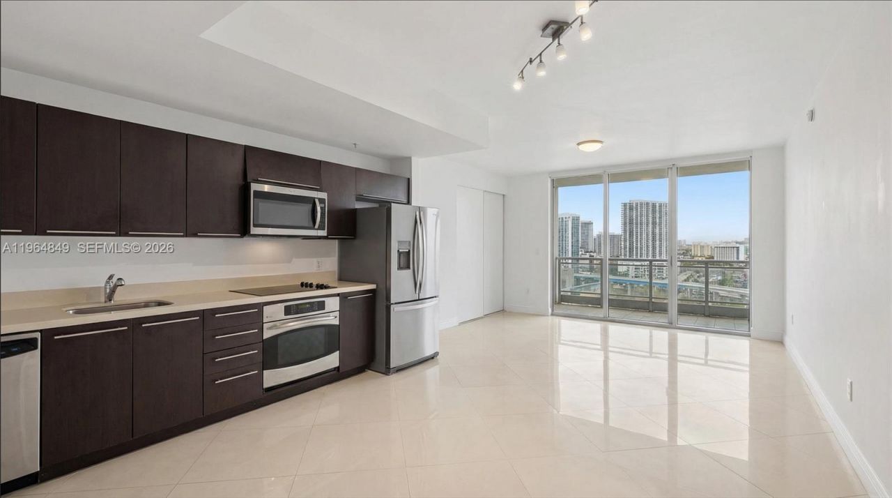 90 SW 3rd St, Unit 1608, Miami, FL 33130 Photo