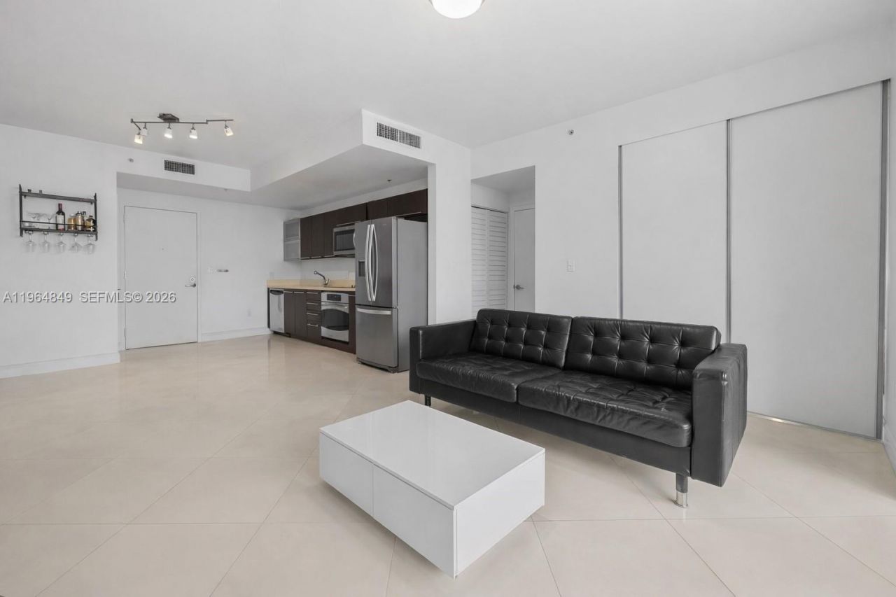 90 SW 3rd St, Unit 1608, Miami, FL 33130 Photo