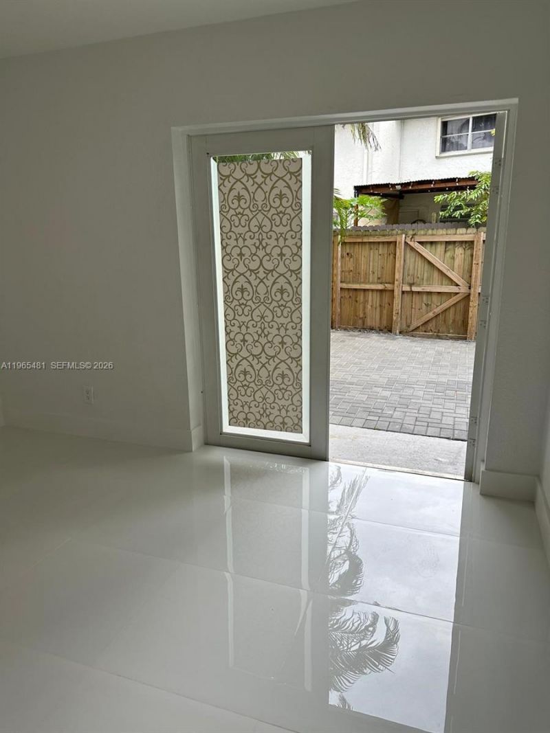 10916 SW 70th Ter, Miami, FL 33173 Photo