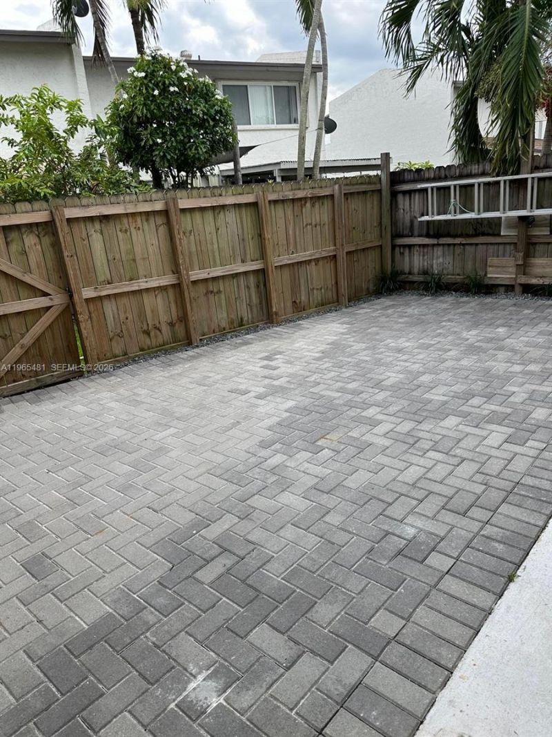 10916 SW 70th Ter, Miami, FL 33173 Photo