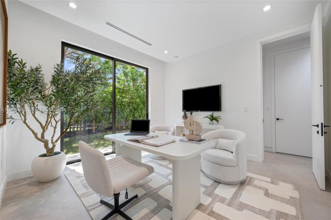 215 S Shore Dr, Miami, FL 33133 Photo