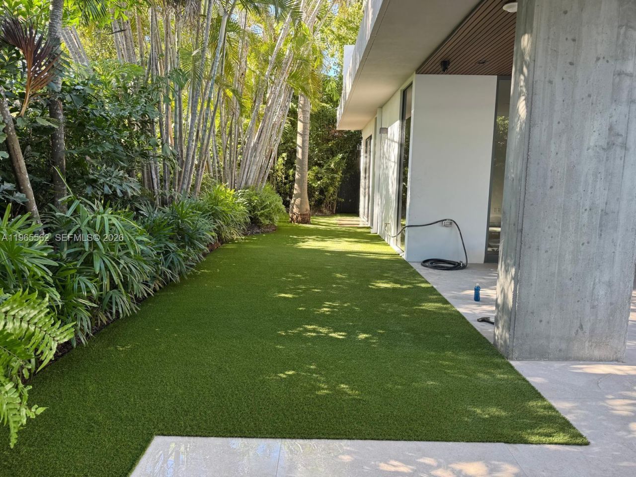 215 S Shore Dr, Miami, FL 33133 Photo