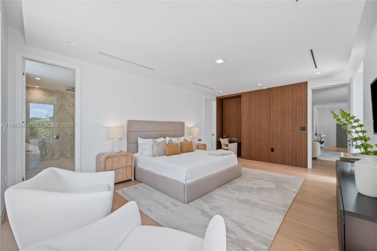 215 S Shore Dr, Miami, FL 33133 Photo