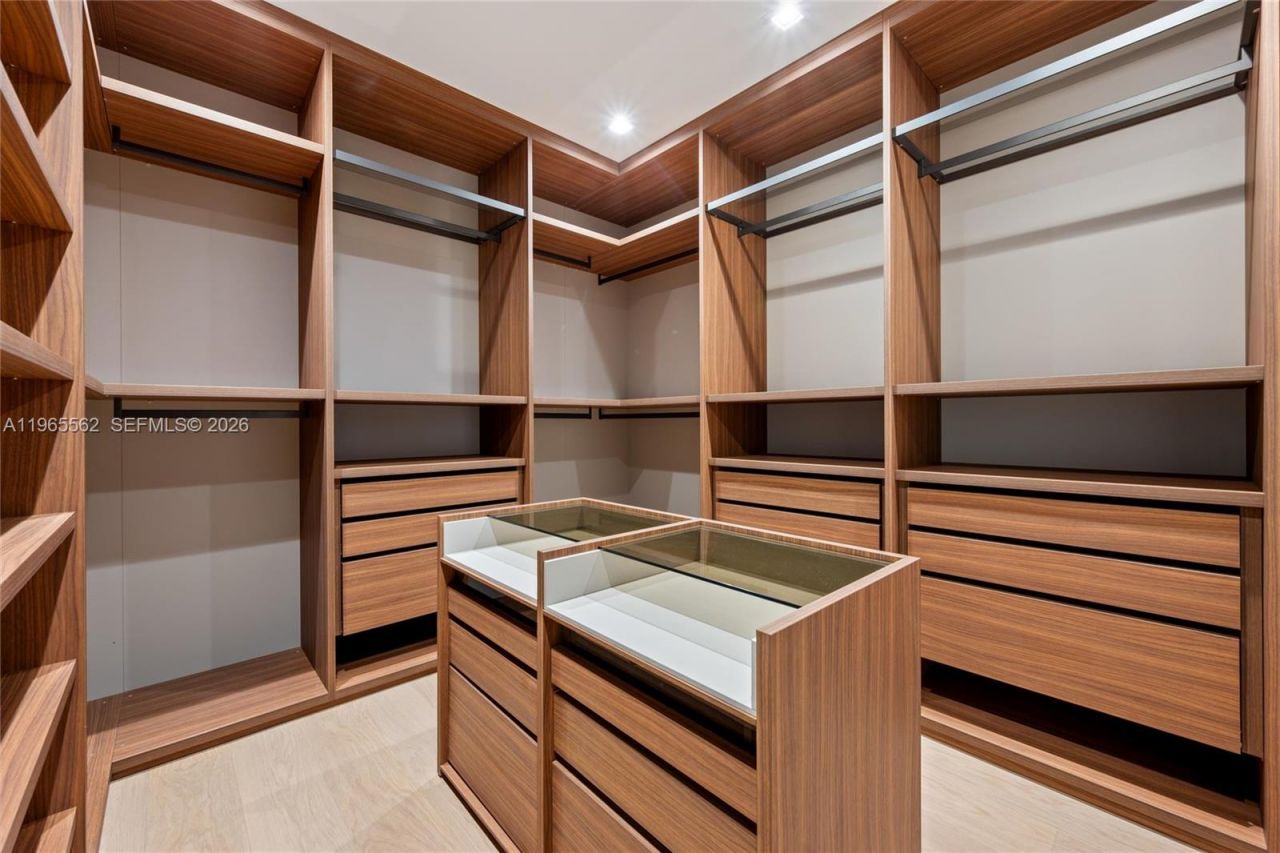 215 S Shore Dr, Miami, FL 33133 Photo