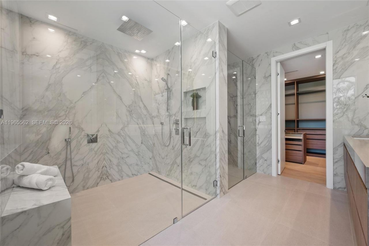 215 S Shore Dr, Miami, FL 33133 Photo