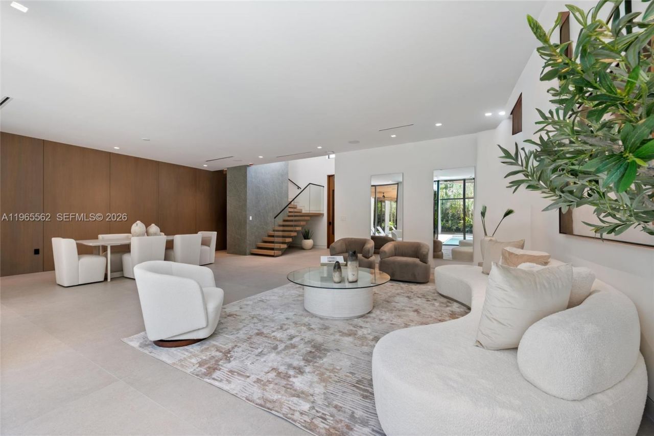 215 S Shore Dr, Miami, FL 33133 Photo