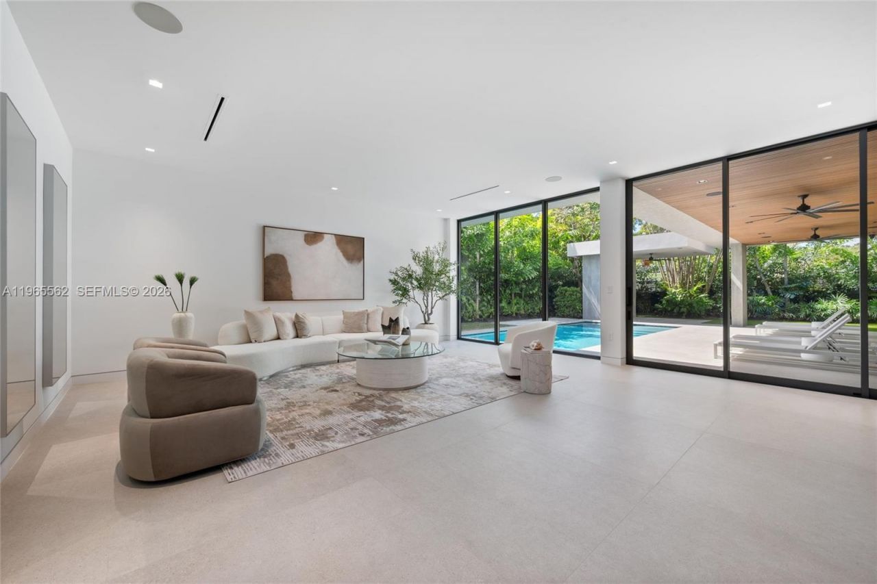 215 S Shore Dr, Miami, FL 33133 Photo